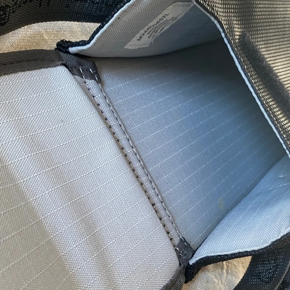 Benjamin Moore Paint Sample Carrying Case – Excellent Condition